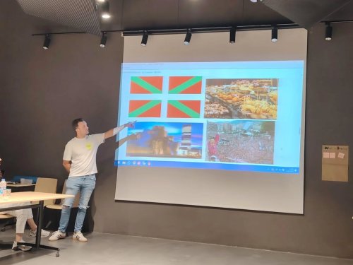 Carousel post from ellacuriazurbaranbhi.