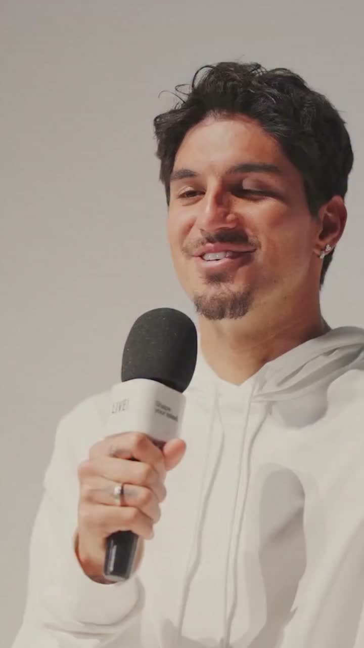 Video post from liveoficial.