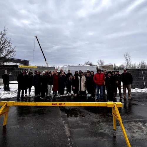 Carousel post from mid_lakers.