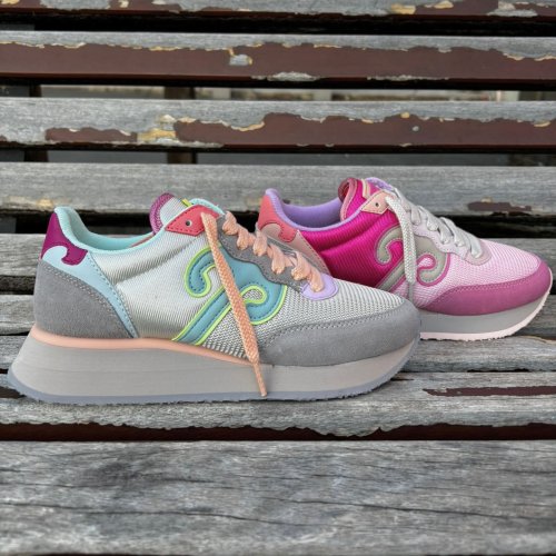 Carousel post from almareafootwear.