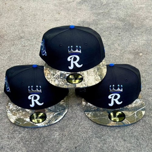 Carousel post from exclusive.fitted.