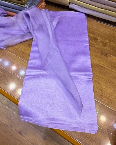 Carousel post from akbar_fabrics_.