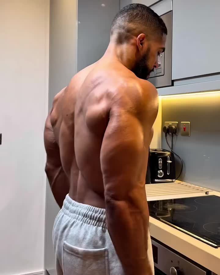 Carousel post from ph_gains.