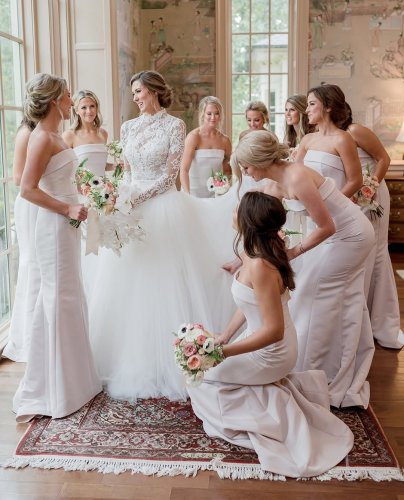 Carousel post from jolibride.