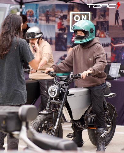 Photo post from motomax.