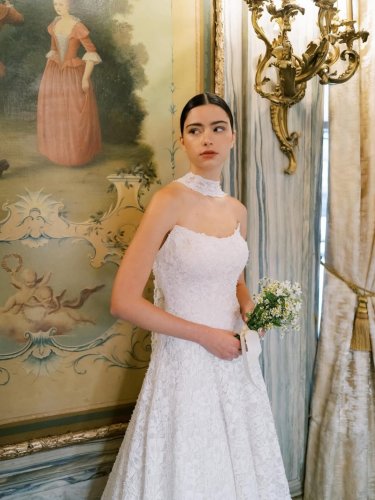 Carousel post from lelitebridal.