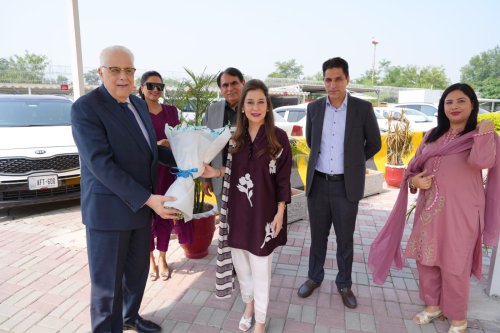 Carousel post from pakfightspolio.