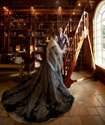 Carousel post from thecurvybridenj.