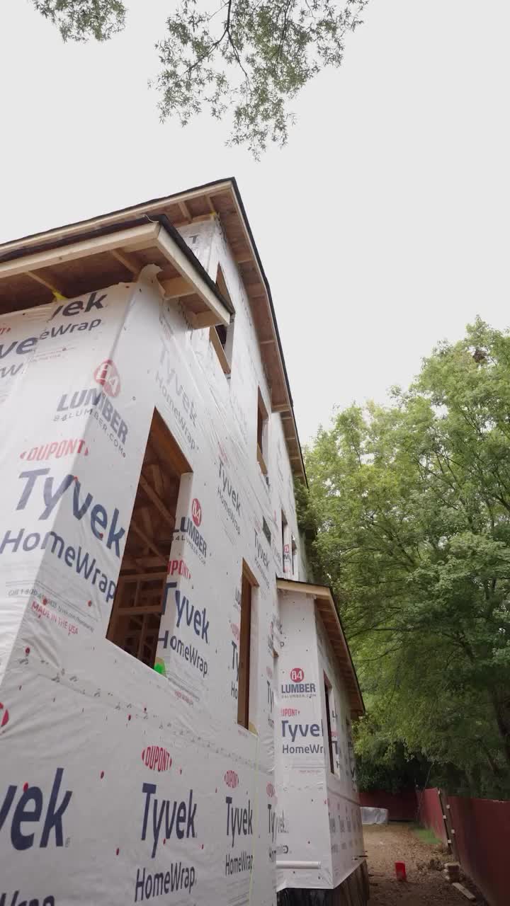 Video post from qc.builders.