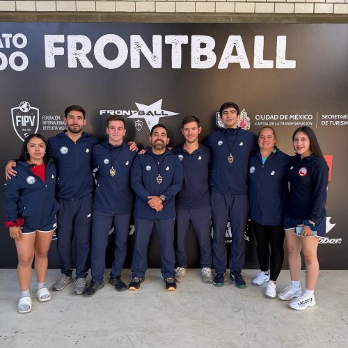 Carousel post from pelotavascachile.