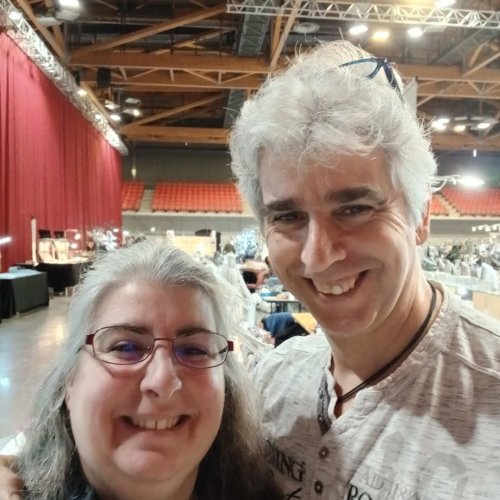 Carousel post from lemondemagiquedescristaux.