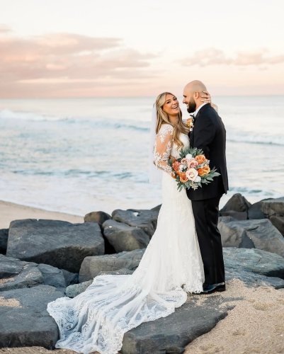 Carousel post from thecurvybridenj.