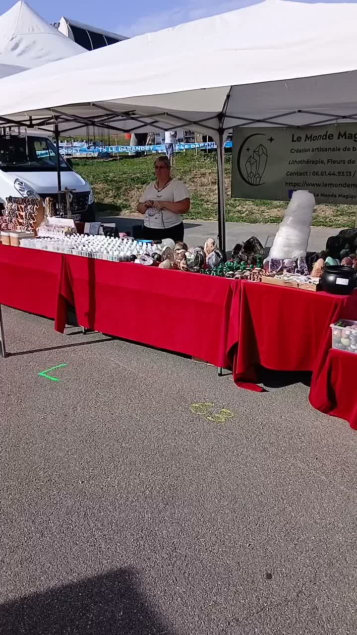 Video post from lemondemagiquedescristaux.