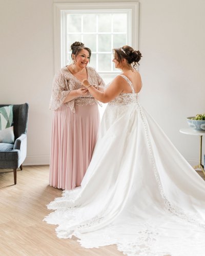 Photo post from thecurvybridenj.