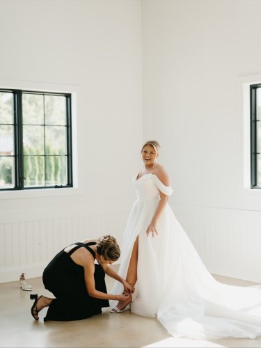 Carousel post from thecurvybridenj.