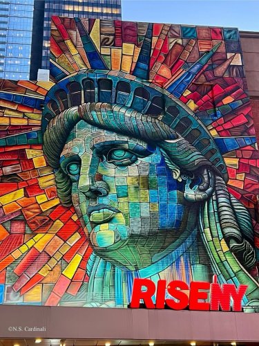 Carousel post from streetartchat.