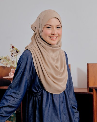 Carousel post from galeriariani.