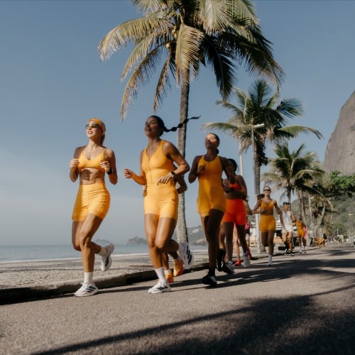 Carousel post from liveoficial.