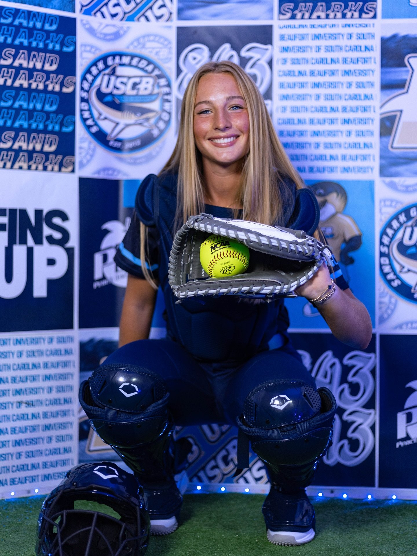 Carousel post from uscbsandsharks.