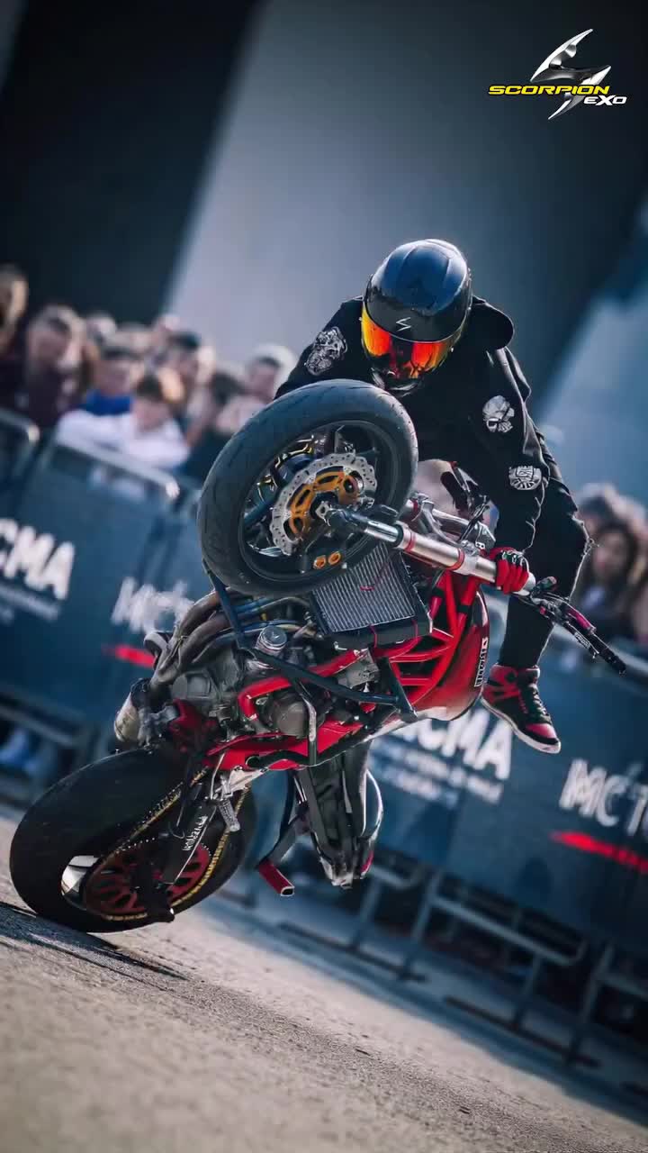 Video post from motomax.