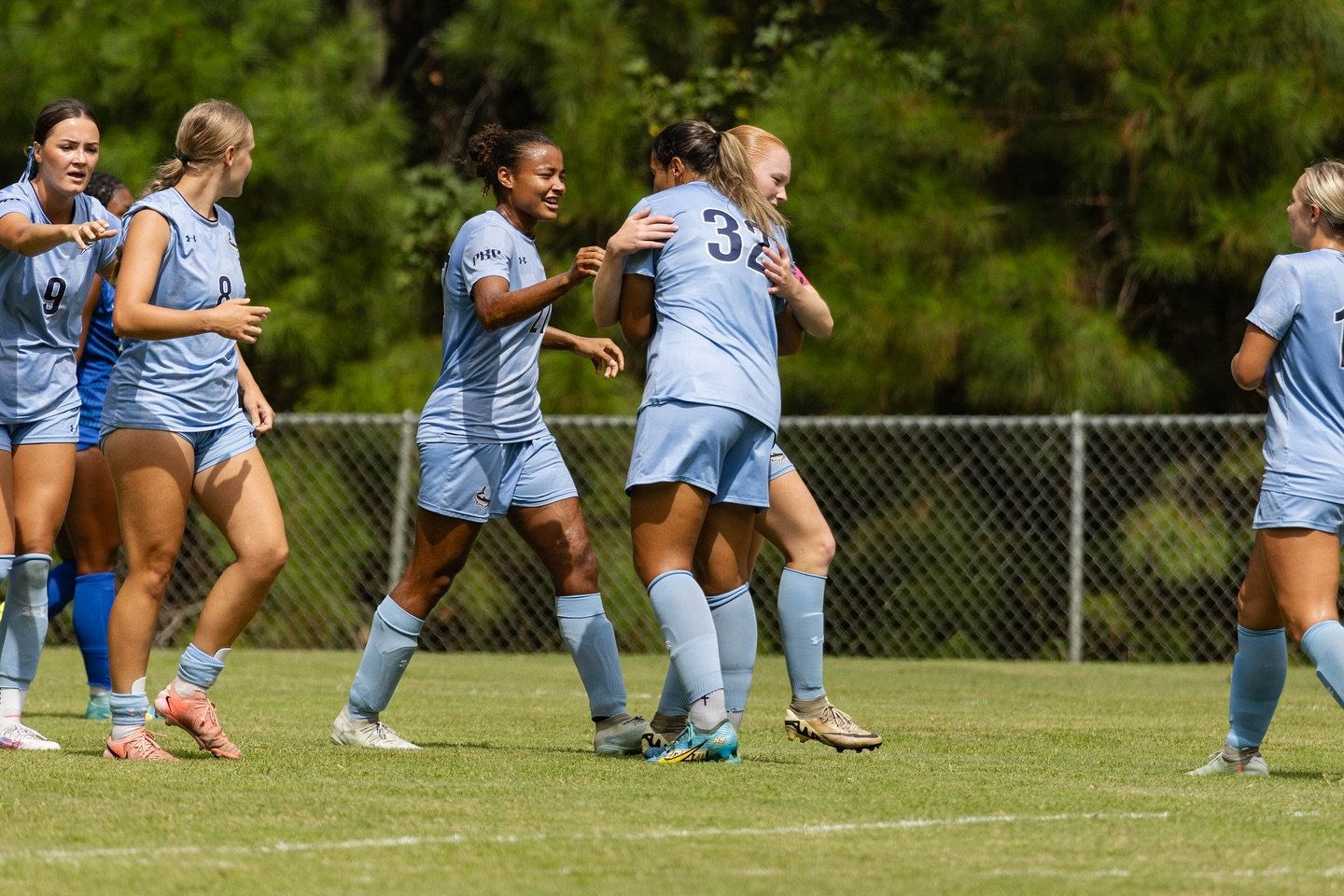 Carousel post from uscbsandsharks.