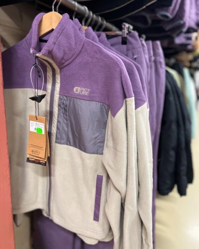 Carousel post from sportshopkarrer.