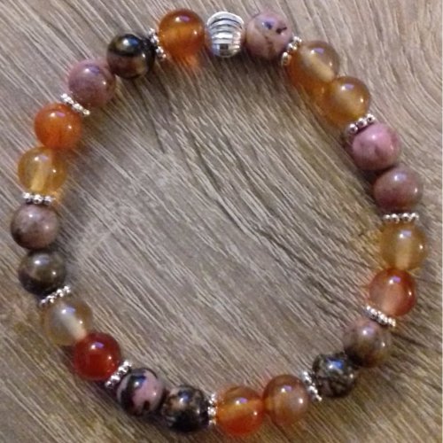 Carousel post from lemondemagiquedescristaux.