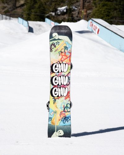 Carousel post from gnusnowboards.