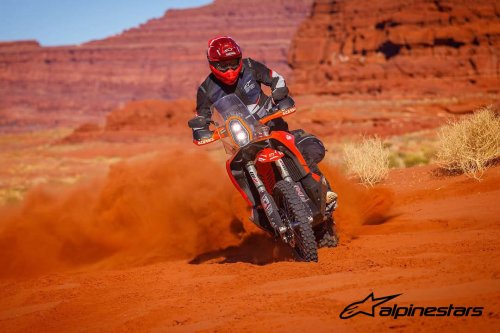 Photo post from motomax.