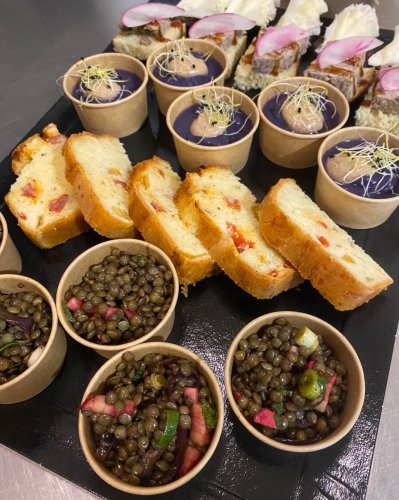 Carousel post from miditreizepontarlier.