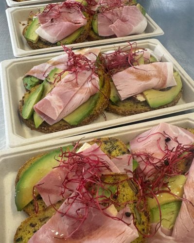 Carousel post from miditreizepontarlier.