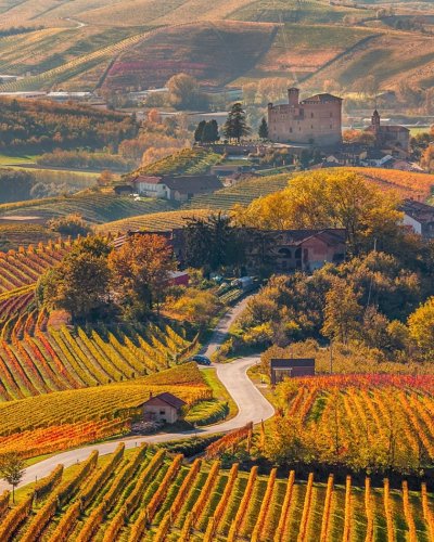 Carousel post from bluesky.escapes.