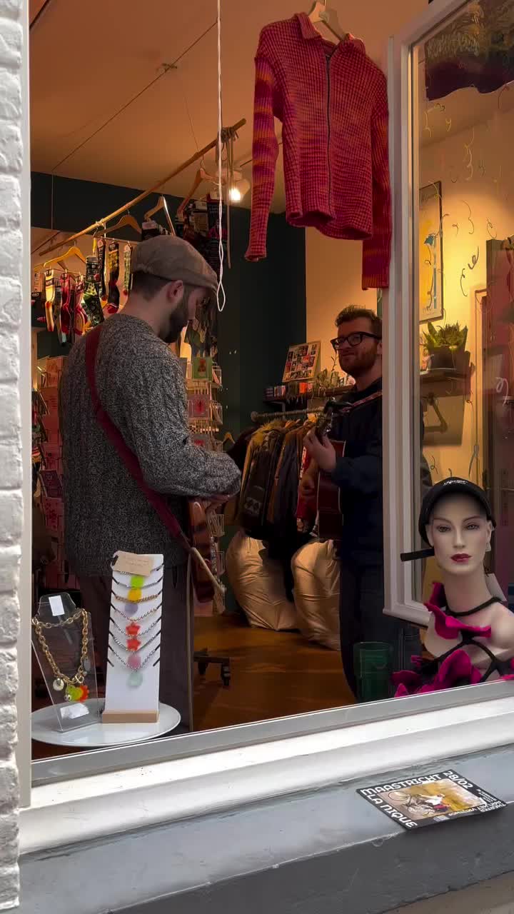 Video post from dotnsquare_vintage.