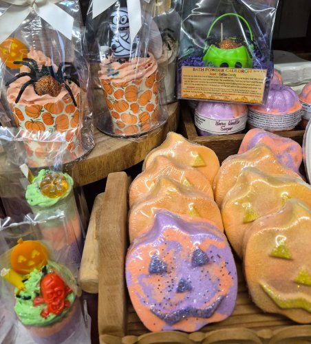 Carousel post from niftygiftynorfolk.