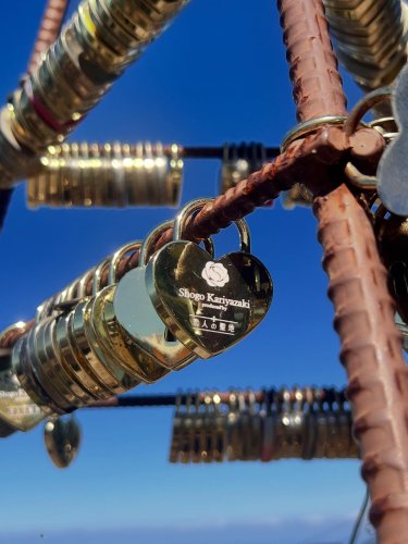 Carousel post from masumizutenkuu.