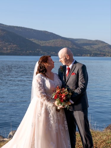 Carousel post from thecurvybridenj.