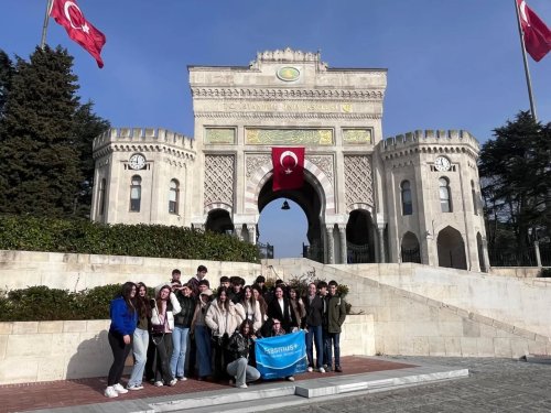 Carousel post from ellacuriazurbaranbhi.