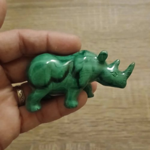 Carousel post from lemondemagiquedescristaux.