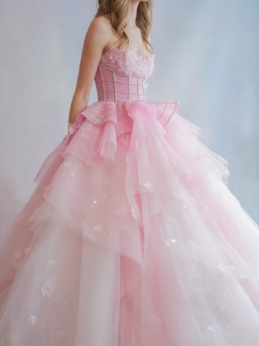 Carousel post from lelitebridal.