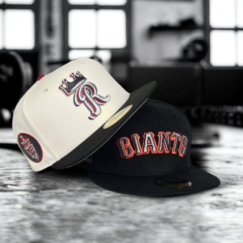 Carousel post from exclusive.fitted.