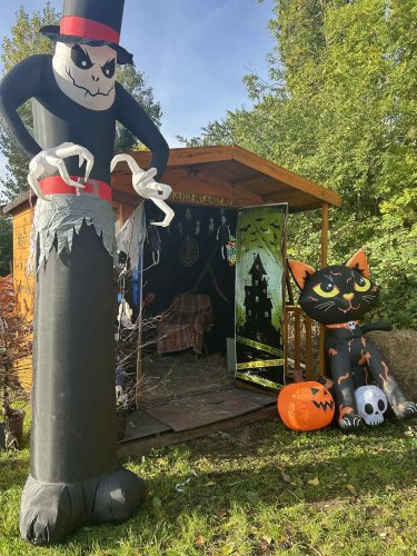 Carousel post from bramleynewspaper.