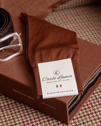 Carousel post from hoestailors.