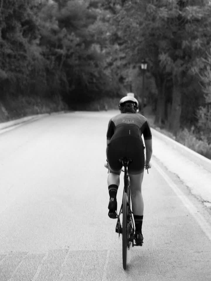 Carousel post from liveoficial.