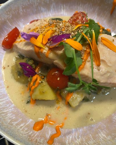 Carousel post from miditreizepontarlier.