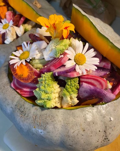 Carousel post from miditreizepontarlier.