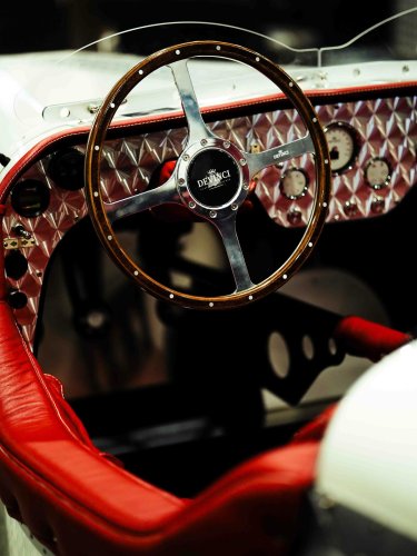 Carousel post from salonautolyon.