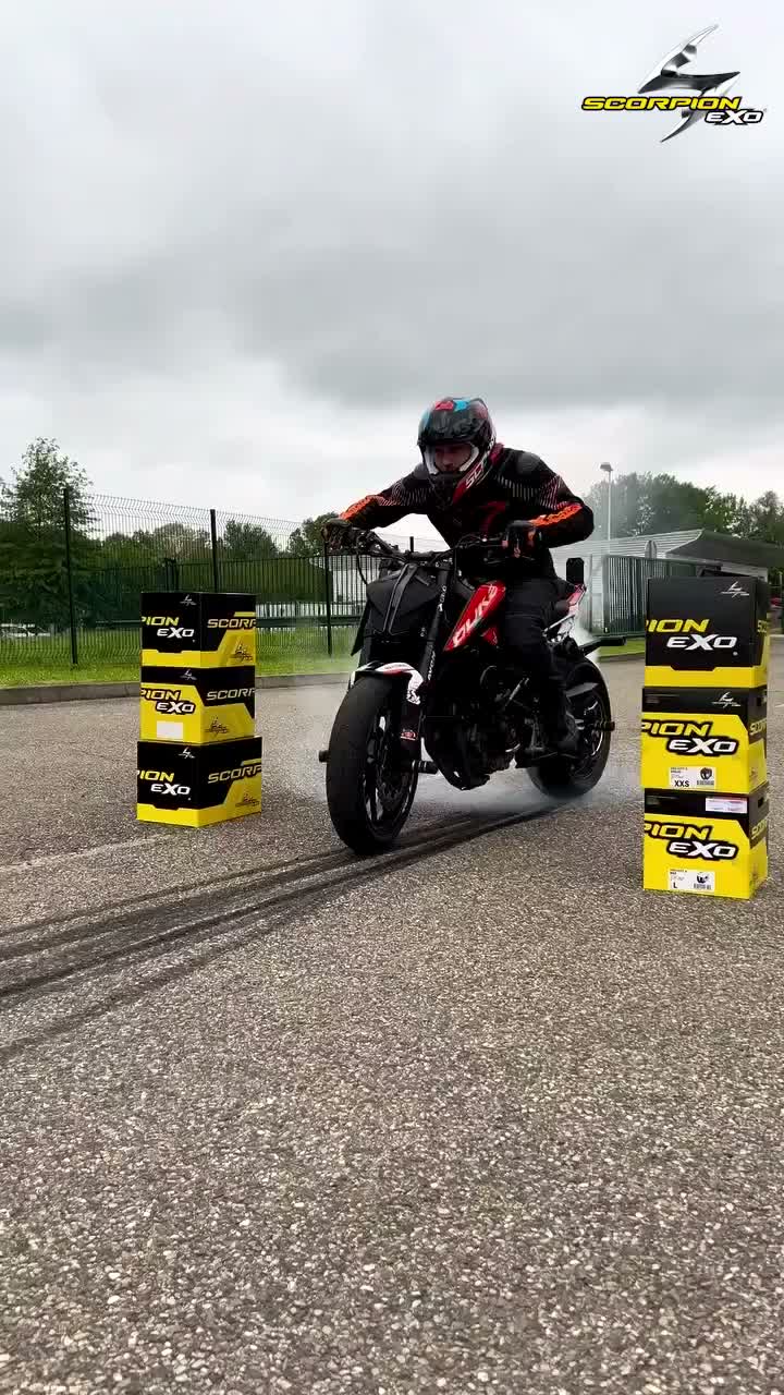 Video post from motomax.
