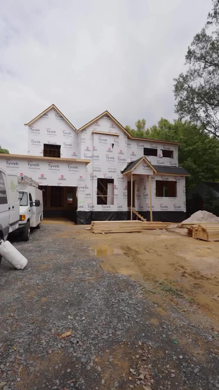 Video post from qc.builders.