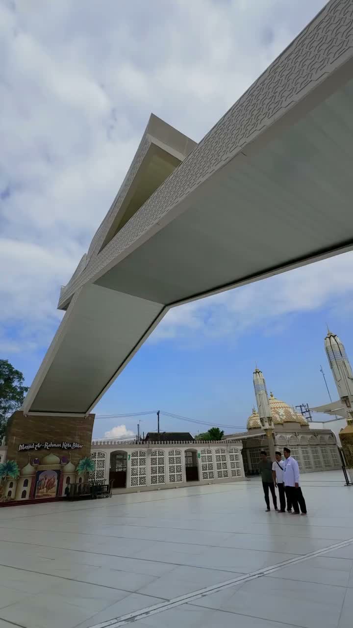 Video post from pemkotblitar.