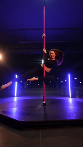 Video post from poledance_krasnodar.